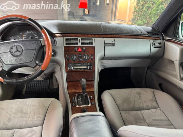 Mercedes-Benz E-Класс II (W210, S210) 230 2.3 AT