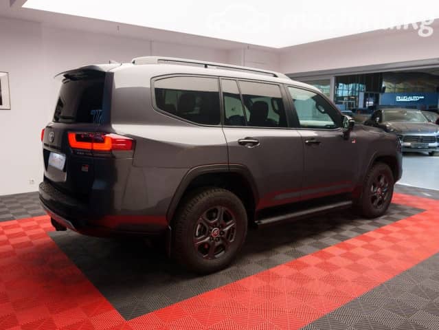 Toyota Land Cruiser 300 Series 3.5 AT 4WD