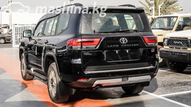 Toyota Land Cruiser 300 Series 3.5 AT 4WD