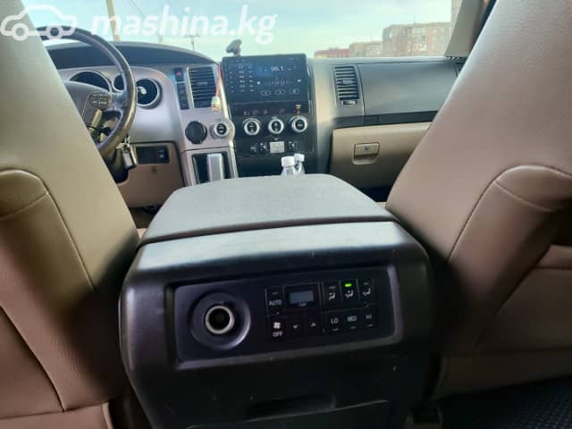 Toyota Sequoia II 5.7 AT