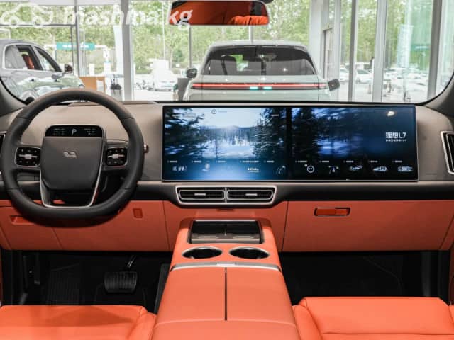 LiXiang L7 Рестайлинг 1.5hyb AT 4WD