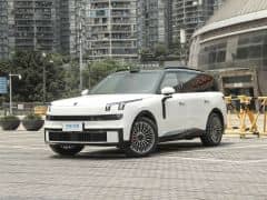 Lynk & Co 900 1.5hyb AT 4WD