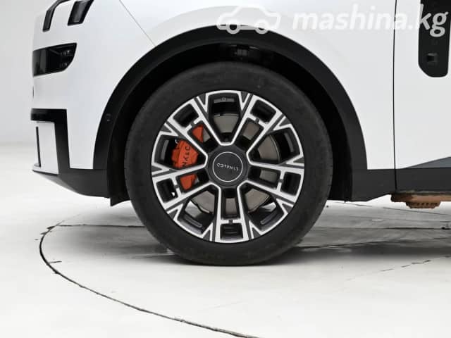 Lynk & Co 900 2.0hyb AT 4WD