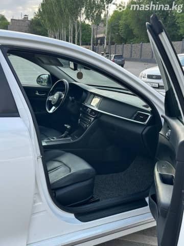 Kia K5 II 2.0 AT