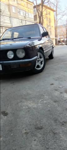 BMW 5 серии II (E28) 528i 2.8 MT