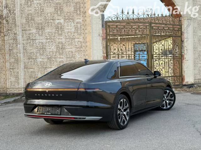 Hyundai Grandeur VII 2.5 AT