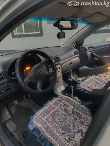 Toyota Avensis II Рестайлинг 1.8 MT