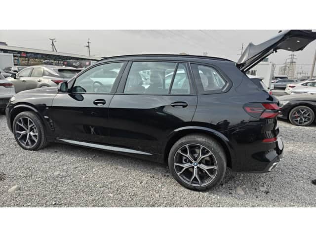 BMW X5 IV (G05/G18) Рестайлинг 30Li 2.0 AT 4WD