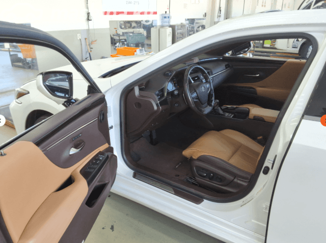 Lexus ES VII 300h 2.5hyb CVT