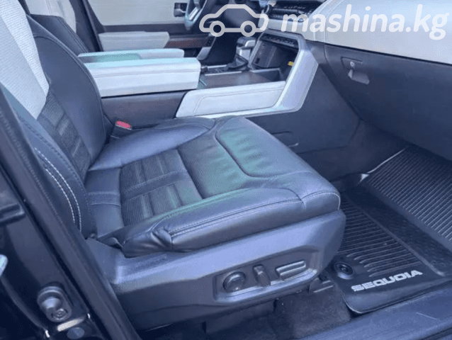 Toyota Sequoia III 3.5hyb AT 4WD