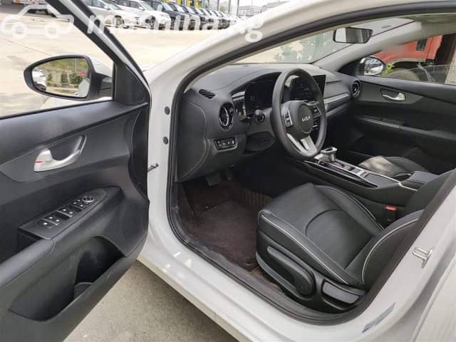 Kia K3 II China Market Рестайлинг 1.5 CVT