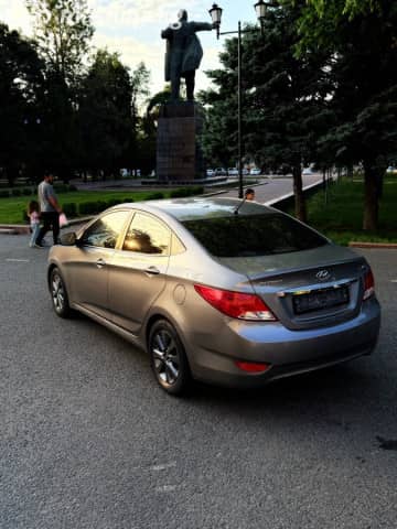 Hyundai Accent IV 1.4 CVT