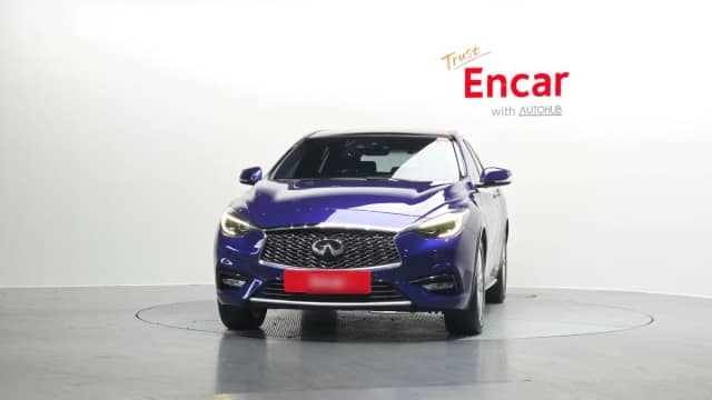Infiniti Q30 2.0 AMT