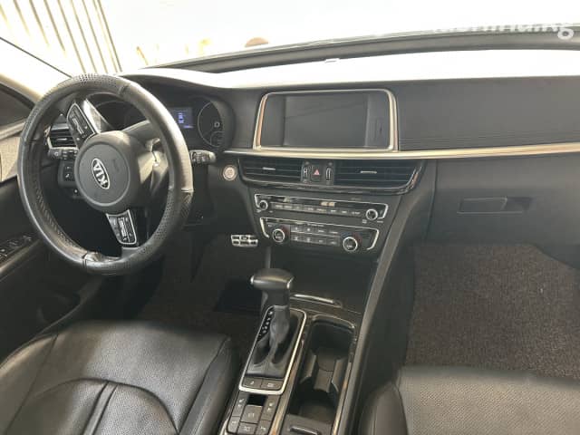 Kia K5 II 2.0 AT