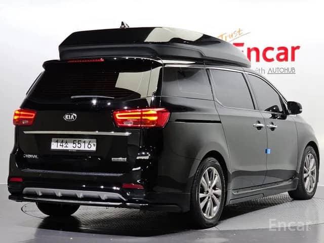 Kia Carnival III 2.2d AT