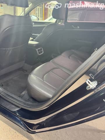 Kia K5 III 2.0 AT