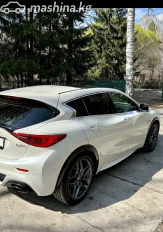 Infiniti Q30 2.0 AMT 4WD