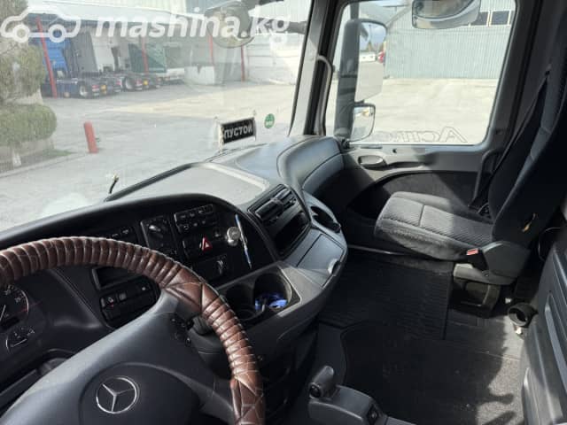 Mercedes-Benz 4x2