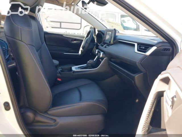 Toyota RAV4 V (XA50) 2.5 AT 4WD