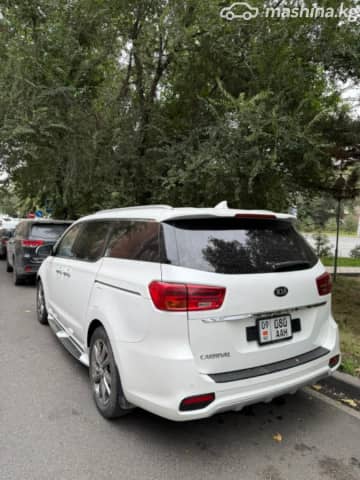Kia Carnival III 2.2d AT