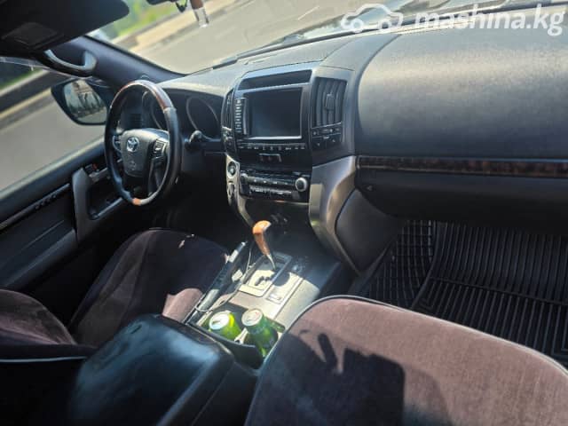 Toyota Land Cruiser 200 Series 4.7 AT 4WD