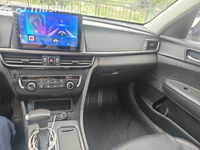 Kia K5 II 2.0 AT