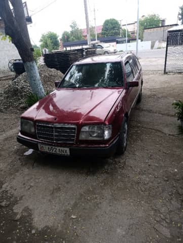 Mercedes-Benz E-Класс I (W124) 220 2.2 MT