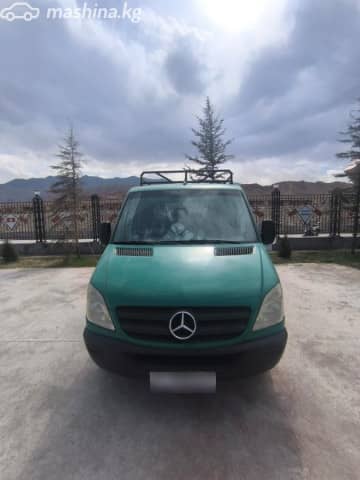 Mercedes-Benz Бортовой (4х2)