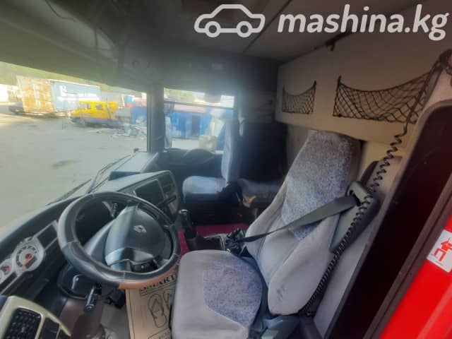 Renault Magnum