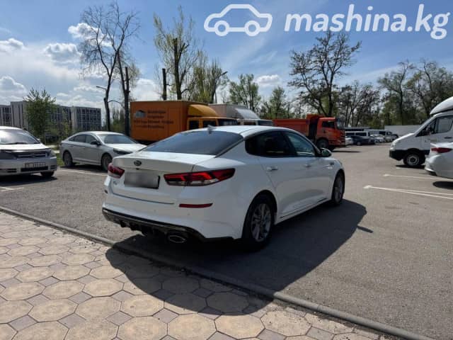 Kia K5 II 2.0 AT