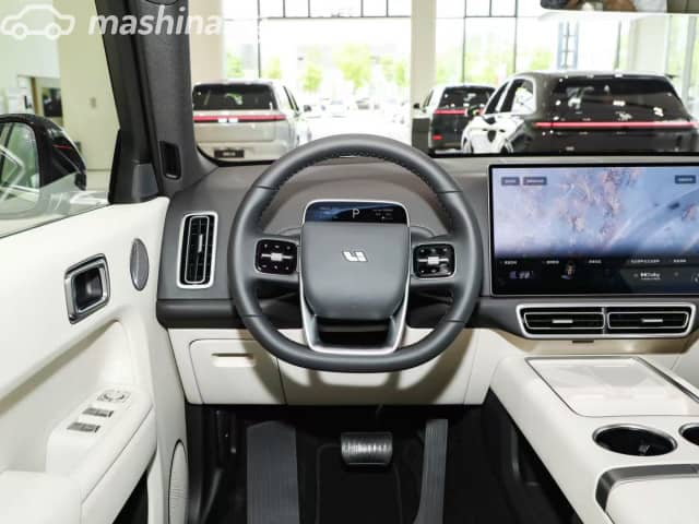 LiXiang L7 Рестайлинг 1.5hyb AT 4WD