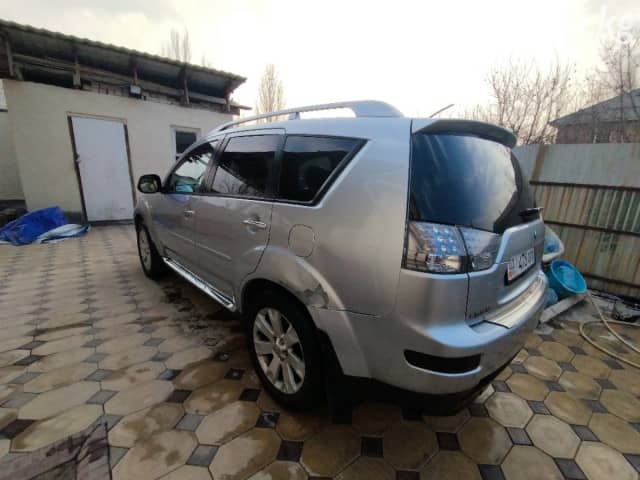Mitsubishi Outlander II 2.4 CVT 4WD