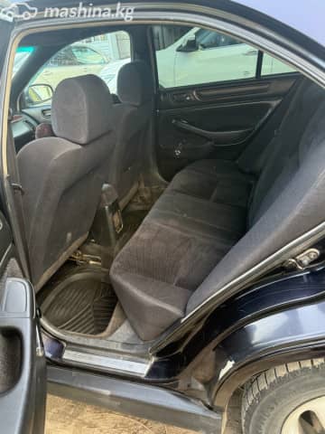 Honda Accord VI 1.6 MT