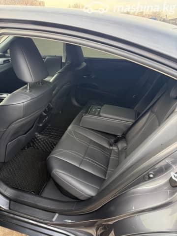 Lexus ES VII Рестайлинг 300h 2.5hyb CVT