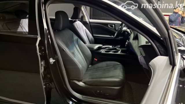 Kia K8 2.5 AT