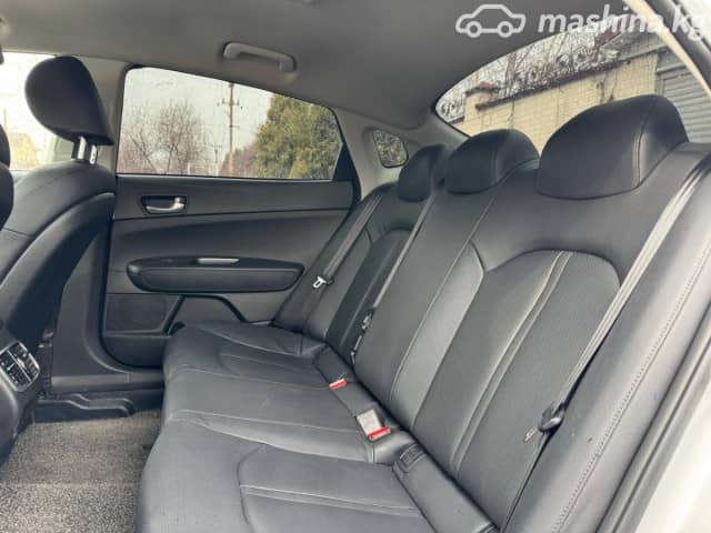 Kia K5 II 2.0 AT