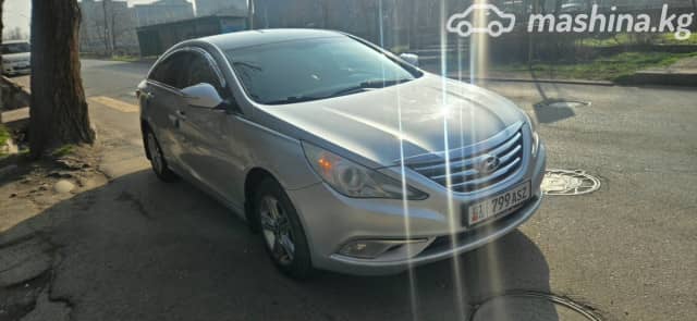 Hyundai Sonata VI (YF) 2.0 AT Газ