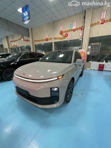 LiXiang L6 1.5hyb AT 4WD