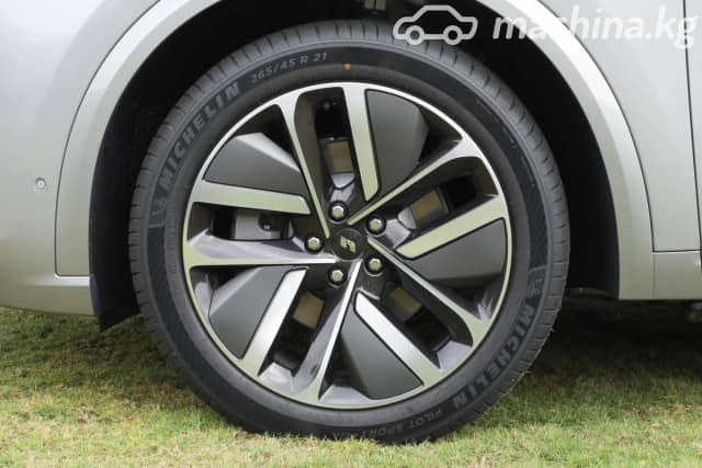 LiXiang L9 Рестайлинг 1.5hyb AT 4WD