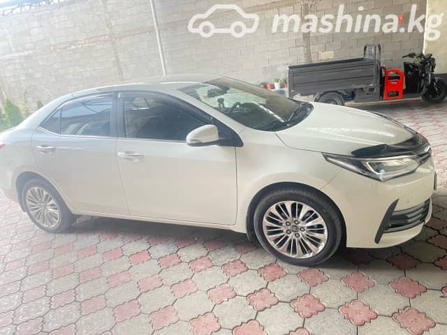 Toyota Corolla XI (E160, E170, E180) Рестайлинг 1 1.6 CVT