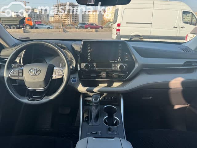 Toyota Highlander IV (U70) 2.5hyb AT 4WD