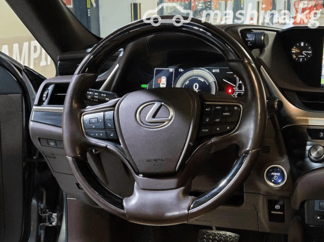 Lexus ES VII 300h 2.5hyb CVT