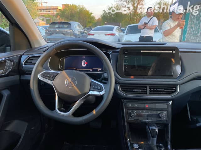 Volkswagen Tharu XR 300 TSI 1.5 AMT