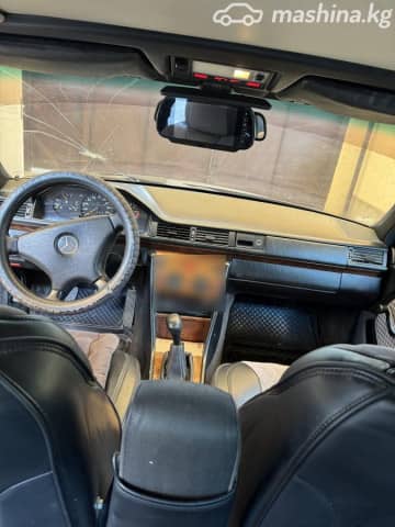 Mercedes-Benz E-Класс I (W124) 220 2.2 MT