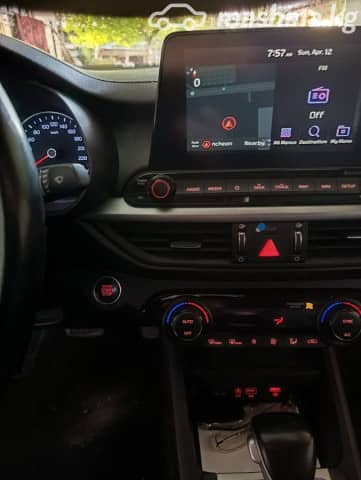 Kia K5 III 1.6 AT 4WD
