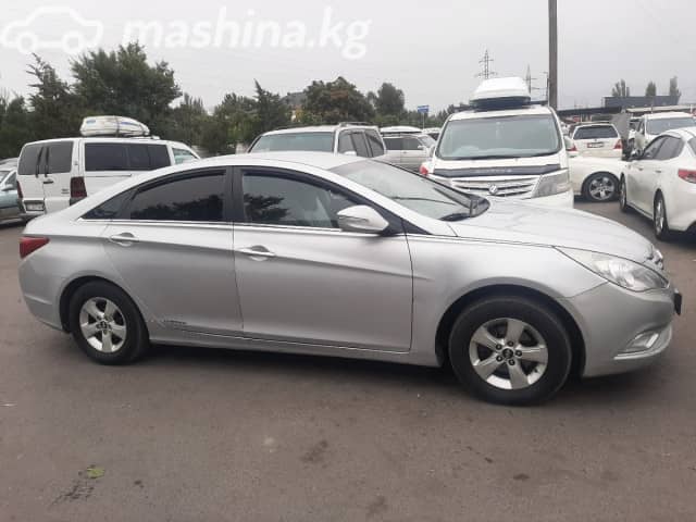 Hyundai Sonata VI (YF) 2.0 AT Газ