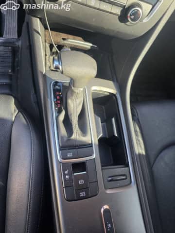 Kia K5 II 2.0 AT