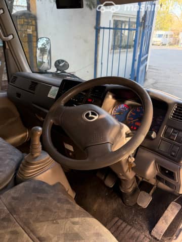 Mazda Scrum Truck