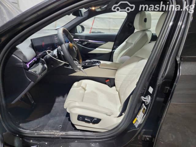 BMW 5 серии VIII (G60/G61/G68) 550e xDrive 3.0hyb AT 4WD