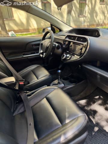 Toyota Prius c I Рестайлинг 1.5hyb AT